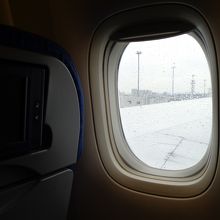 行きは２列席の通路側を指定。隣席がいなくて快適でした