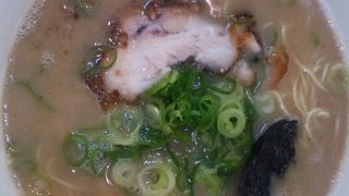 駅地下のラーメン屋