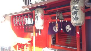 ギュウギュウしている神社!!