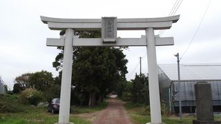 島穴神社