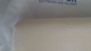 枕をチェックしちゃいました。