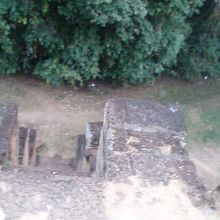 上から見た階段！これを下りて行きます