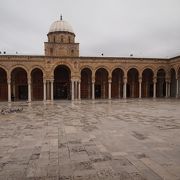チュニス旧市街の中心となるモスク