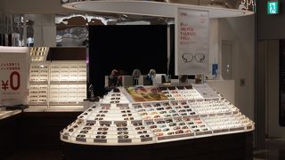 サングラスなどお買い得品もあり