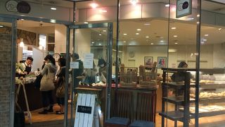 アクロスの地下にあるパン屋さん