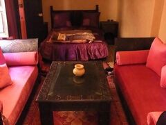 リヤド ヒバ 写真