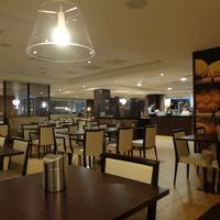 朝食会場。早い時間なのでまだ人はあまりいません