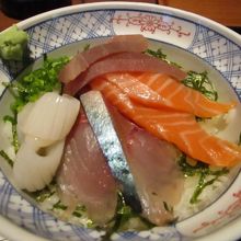 日替わりの海鮮どんぶり