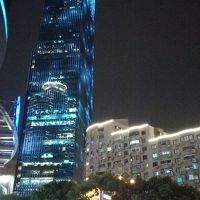 夜は電飾がとてもきれいです。