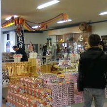 入口から見た店内ー