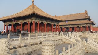 人ごみに疲れたら横にそれる