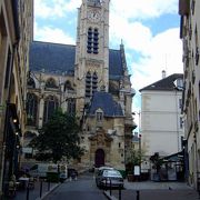 サント・ジュヌヴィエーヴ（パリの守護聖女）の丘に建つ教会　Eglise Saint-Etienne du Mont (5区)