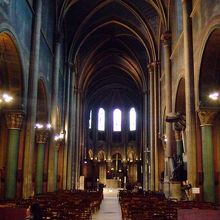 身廊　パリの聖ジェルマンは5世紀オータン生まれ！