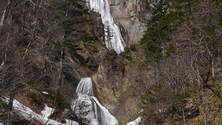 形が美しい滝です