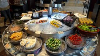 三井ガーデンホテル汐留イタリア街 イタリアンブッフェ アンド カフェ ラ・マレーアのバイキングの昼食