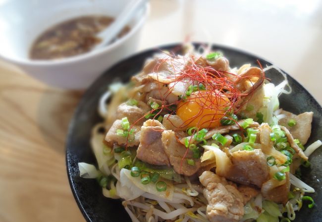 カフェみたいなラーメン屋さん　ストライプヌードルズ