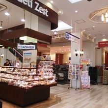 気楽に買い物できる店内です。