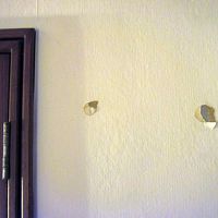 たぶんかつては壁にも飾りがあったんだろうなぁ・・・・