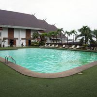 プールはヤケに深かったです。3ｍくらいありそう。