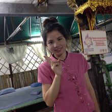 丁寧にやってくれます、手抜き無し！オバちゃんもいる。