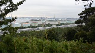 横浜市中区・磯子区に広がる日本最大級の製油所