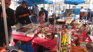 全くまけてくれません(ヴァンヴ　蚤の市)