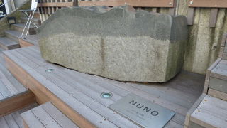 道行く人の反応が面白いです