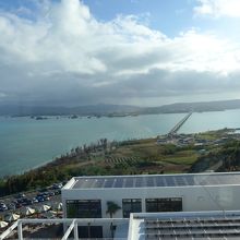 4階の展望台からの古宇利島大橋