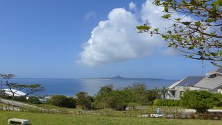 海洋博の跡地を利用したこの公園はとても広くて見所沢山、景色は抜群そして公園に入るのは無料です