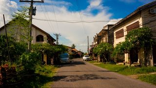 周りは遺跡以外は何も無くのんびりとした町