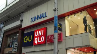 本通り、デオデオの裏にあります