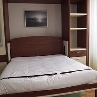 ソファを倒すとベッドになります