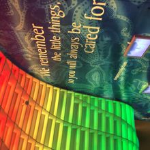 Operaと駅をつなぐエスカレーター