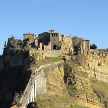 橋は急こう配。帰りの方が怖い