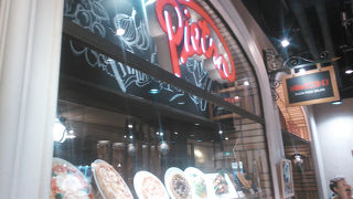 ピエトロドレッシングで有名なお店