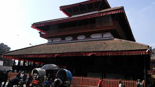 内部はいまひとつ