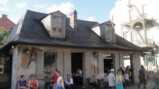 今はバーになっています