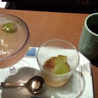 デザートも、凝っていて美味しかったです。無花果、若桃が美味