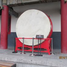 大きな太鼓。