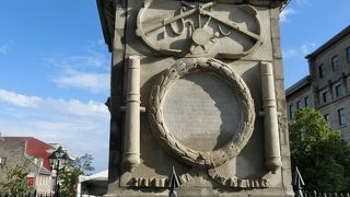 ジャックカルティエ広場にある像です