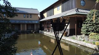 旬のおいしい素材を最高の状態で食べられます。昔旅館だったせいか風情ある佇まいが心をなごませます。