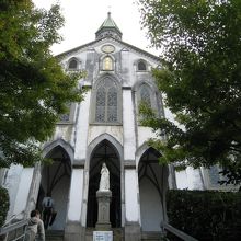 絵になるゴシック調教会。