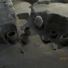 ドームの中の遺址。