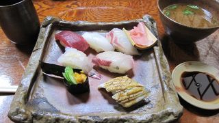 備前焼で頂くお寿司