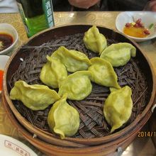 野蔬蒸餃１８元/１０ヶ１籠