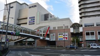 JR・シーサイドライン新杉田駅直結の商業ビル