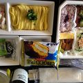 短時間のフライトでも充実した機内食