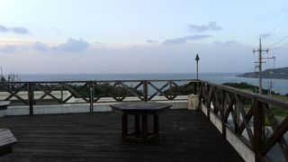 島には、 カフェが点在