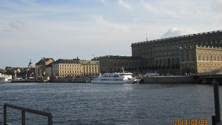 カナルツアー乗り場の近くです