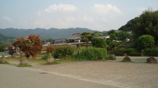 有名な二面石はここに・・・・